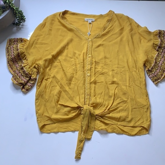 Max Studio Bohemian embroidered Ruffle sleeve front knot shirt new w/tag small - Picture 5 of 5